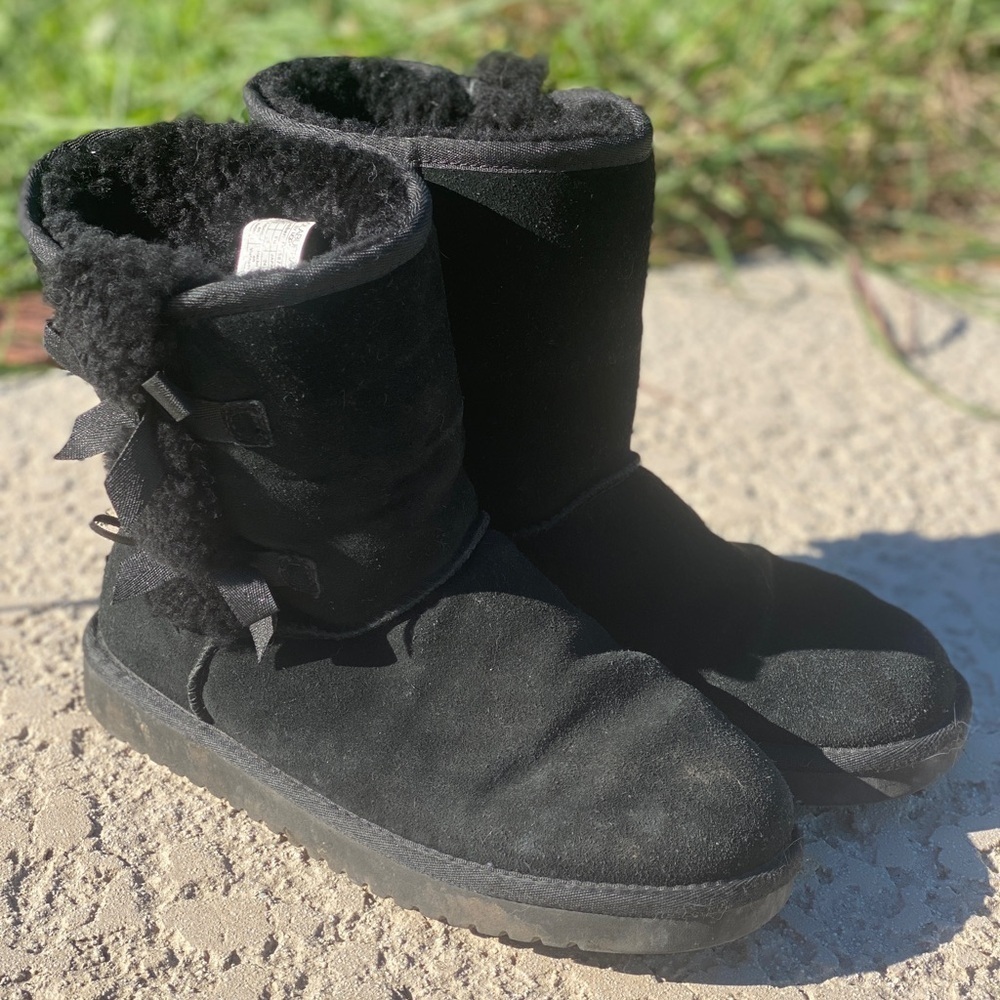 UGG Koolaburra Victoria shearling lined mid calf boots size 7 round toe
